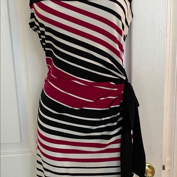 Dress - Picture 2 of 5